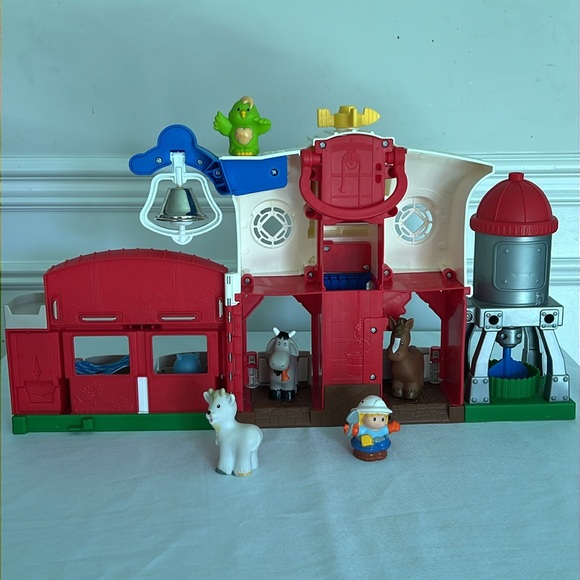 Fisher Price Little People Farm/Barn with Farm Animals and Farmer/Sounds Music - Picture 12 of 17